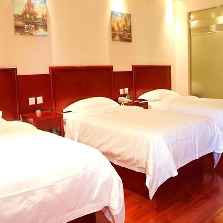 Greentree Inn Linyi Feixian Jianshe Road Express Hotel Kültér fotó