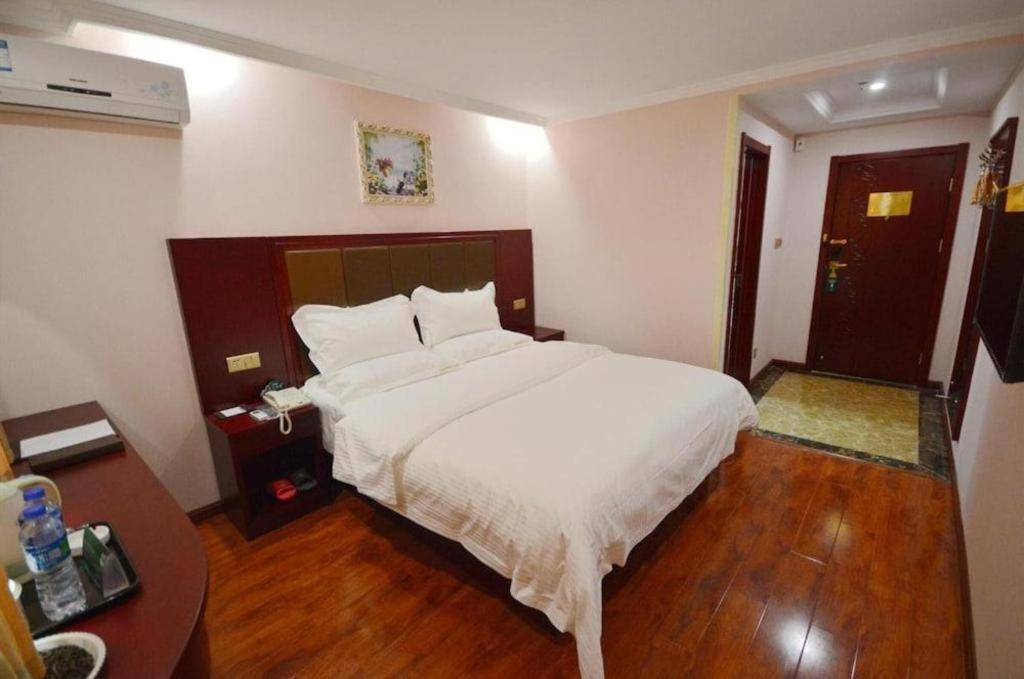 Greentree Inn Linyi Feixian Jianshe Road Express Hotel Kültér fotó
