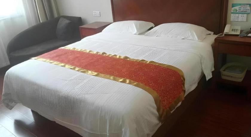 Greentree Inn Linyi Feixian Jianshe Road Express Hotel Kültér fotó