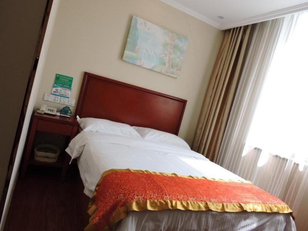 Greentree Inn Linyi Feixian Jianshe Road Express Hotel Kültér fotó