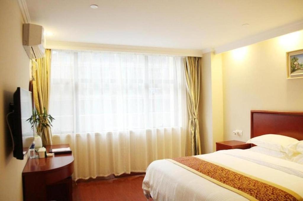 Greentree Inn Linyi Feixian Jianshe Road Express Hotel Kültér fotó